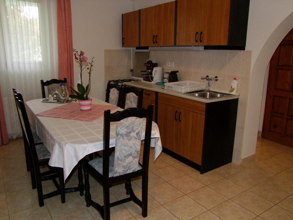 Rajna Apartmanhaz Bogács الغرفة الصورة
